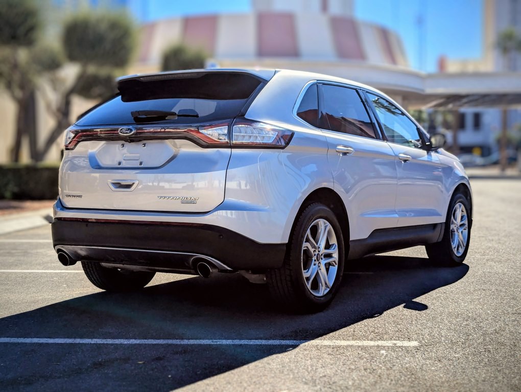 2017 Ford Edge Image 3