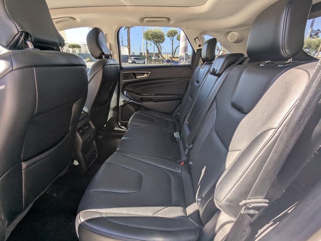 2017 Ford Edge Image 9