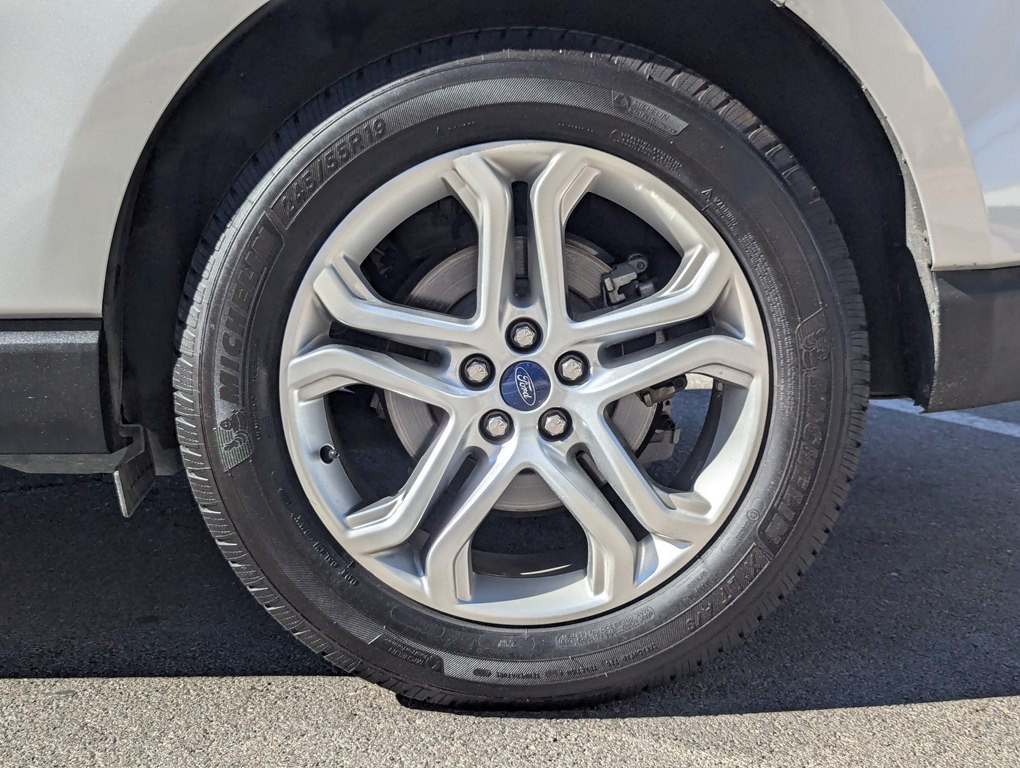 2017 Ford Edge Image 10