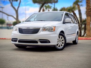 Image for 2016 Chrysler Town & Country Touring Mobility ID: 6919765