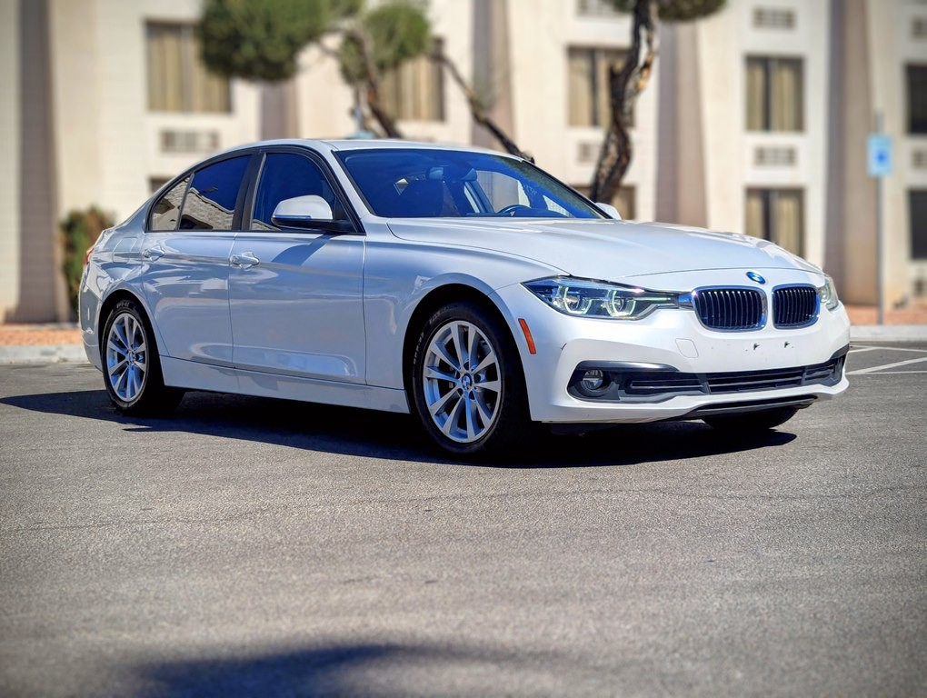 2018 BMW 3 Series Image 2