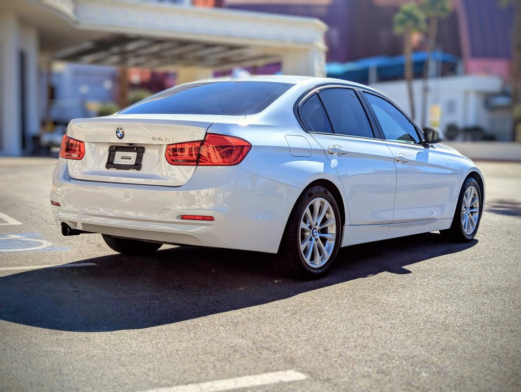 2018 BMW 3 Series Image 3