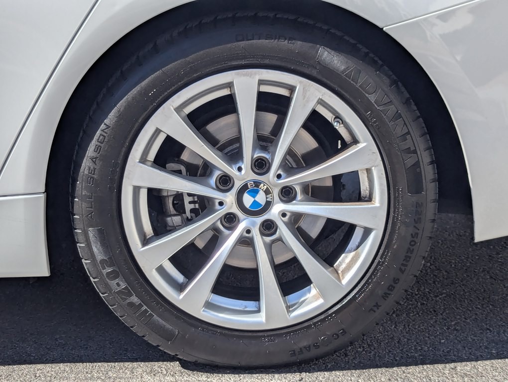 2018 BMW 3 Series Image 10