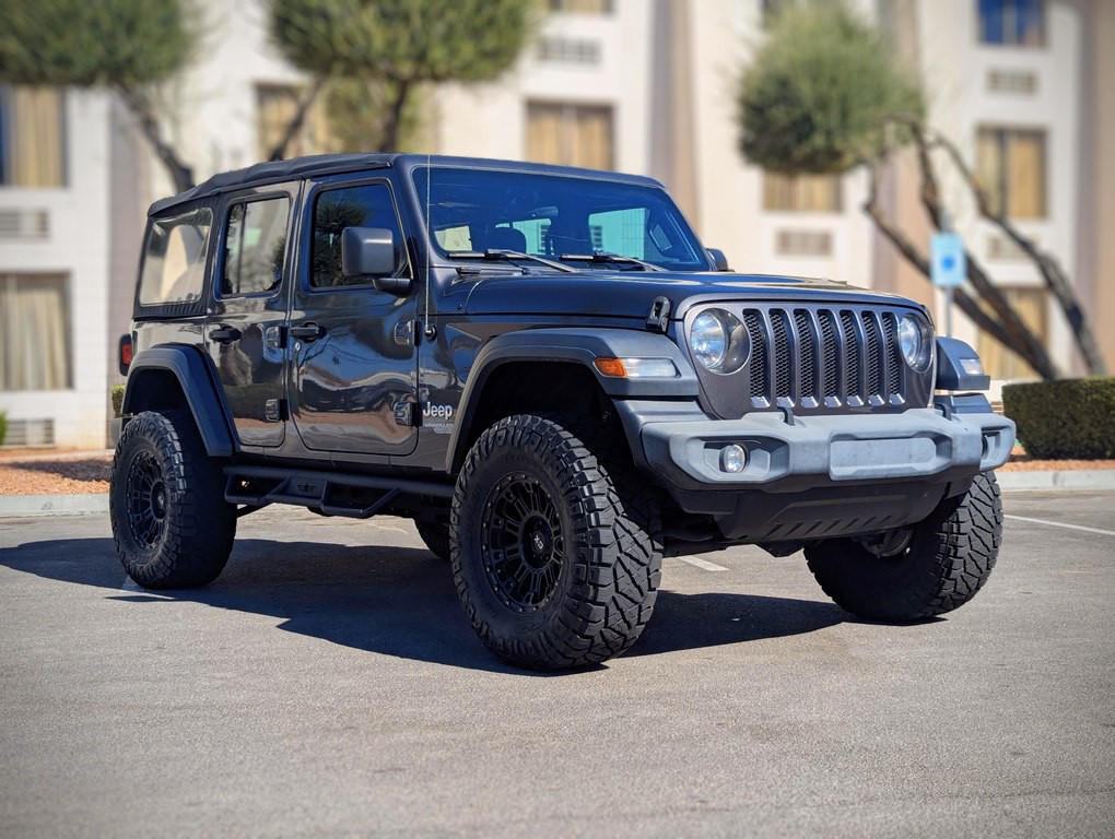 2018 Jeep Wrangler Unlimited Image 2