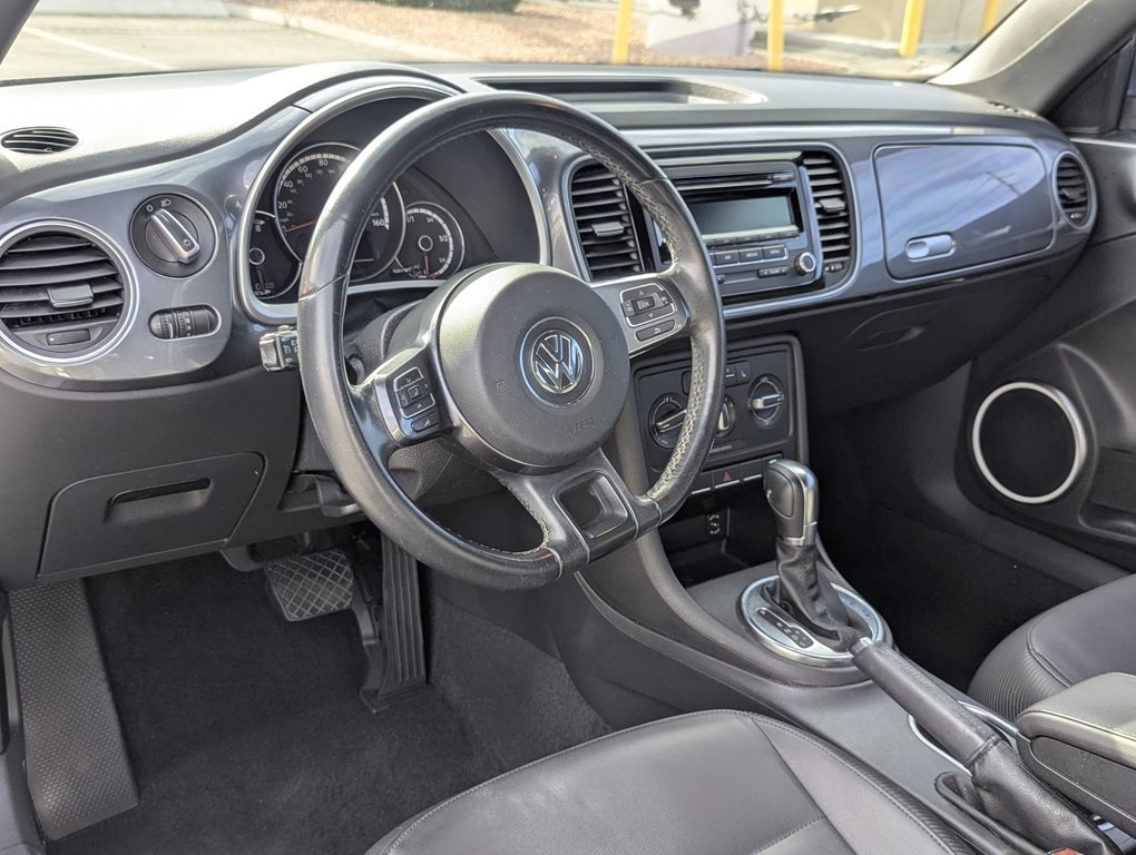 2014 Volkswagen Beetle Image 7