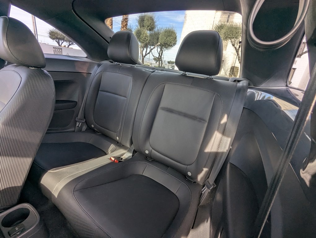 2014 Volkswagen Beetle Image 9