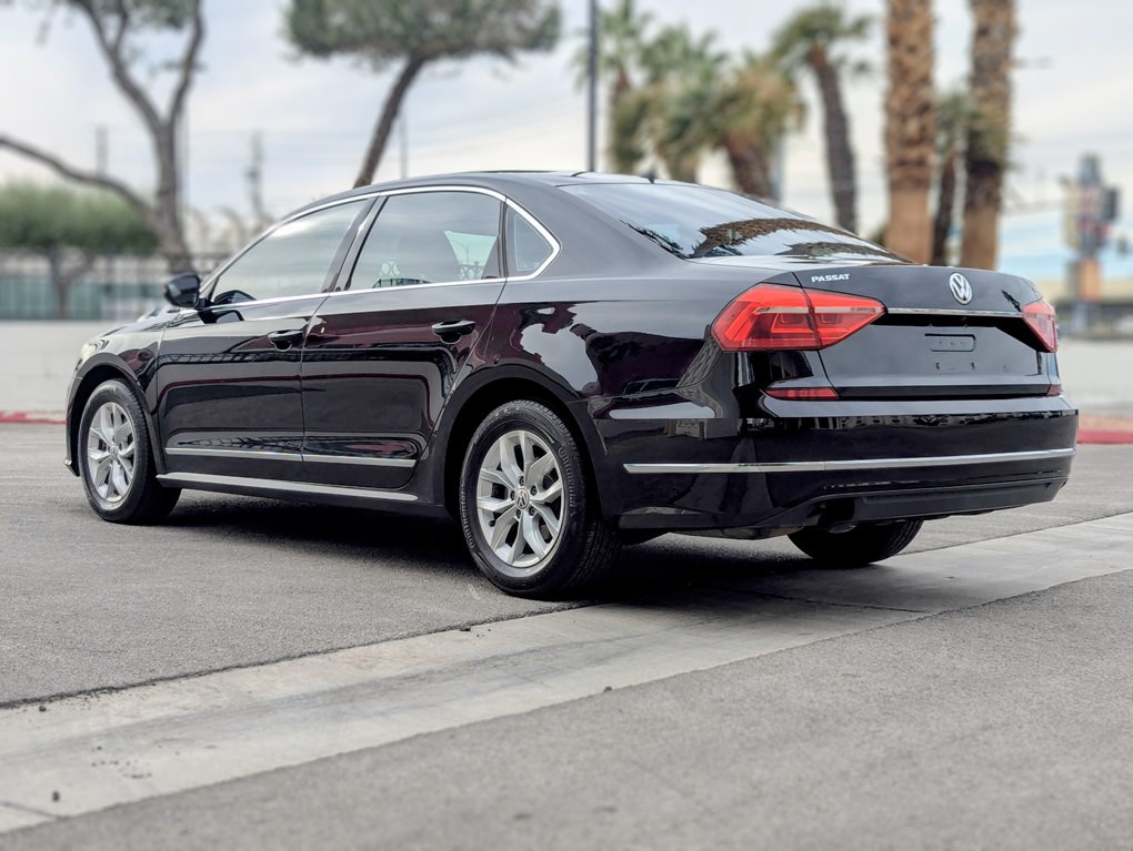 2016 Volkswagen Passat Image 4