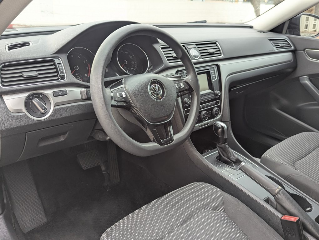 2016 Volkswagen Passat Image 7