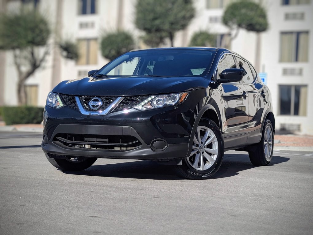 2017 Nissan Rogue Image 1