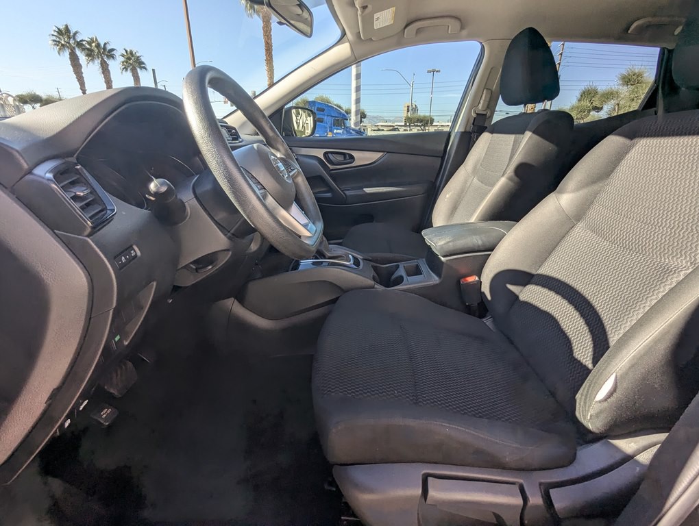 2017 Nissan Rogue Image 8