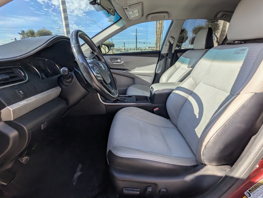 2017 Toyota Camry Image 8