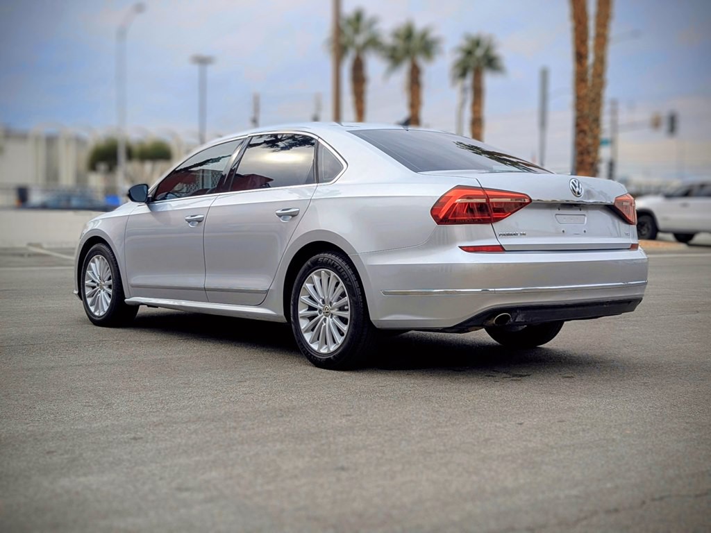 2017 Volkswagen Passat Image 4