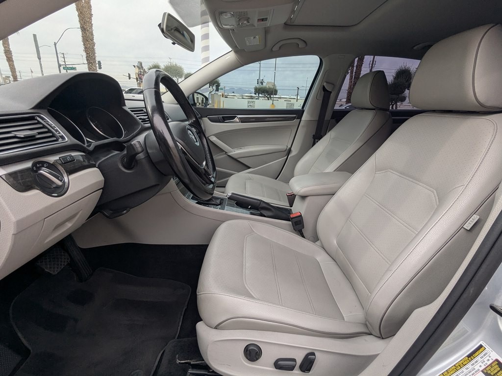 2017 Volkswagen Passat Image 7