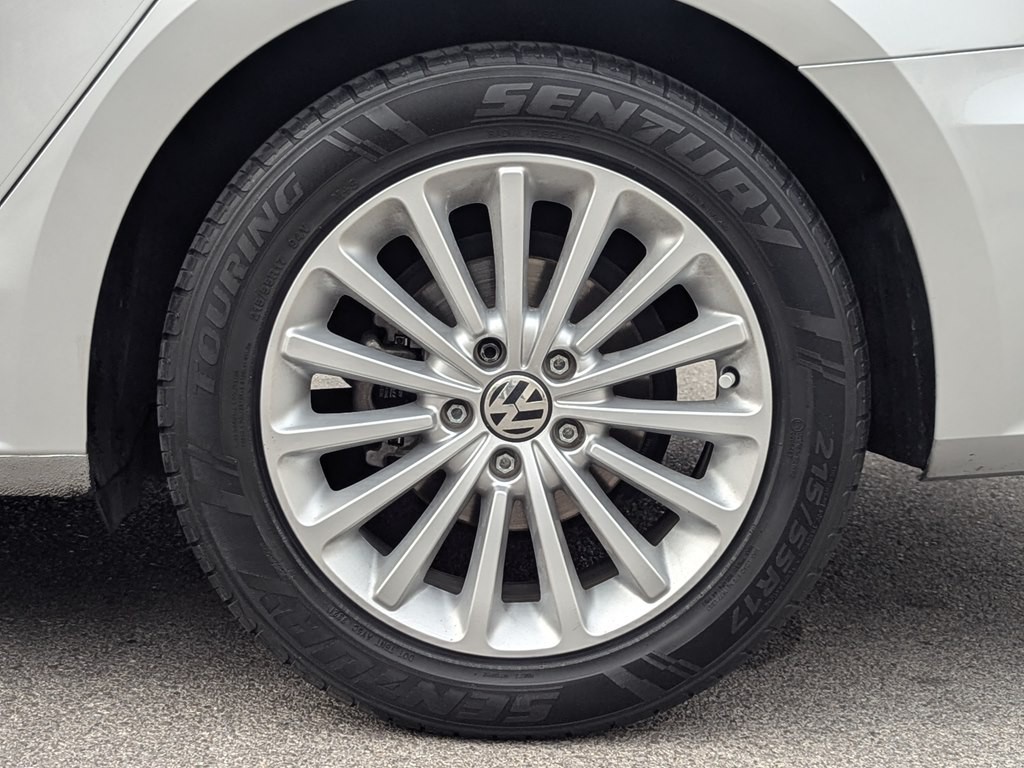 2017 Volkswagen Passat Image 10