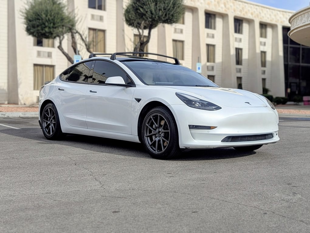 2022 Tesla Model 3 Image 2