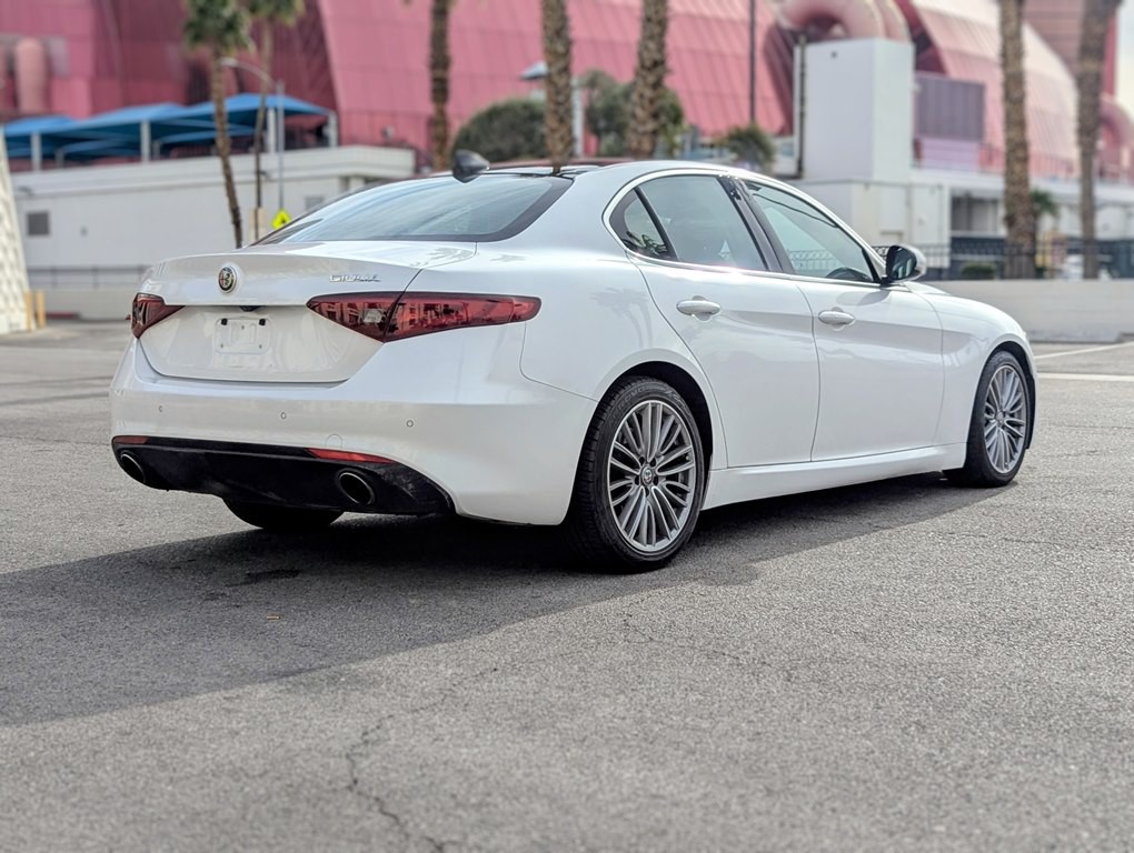 2018 Alfa Romeo Giulia Image 3