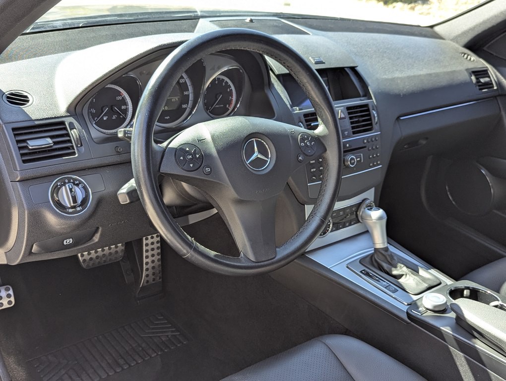 2010 Mercedes-Benz C-Class Image 7