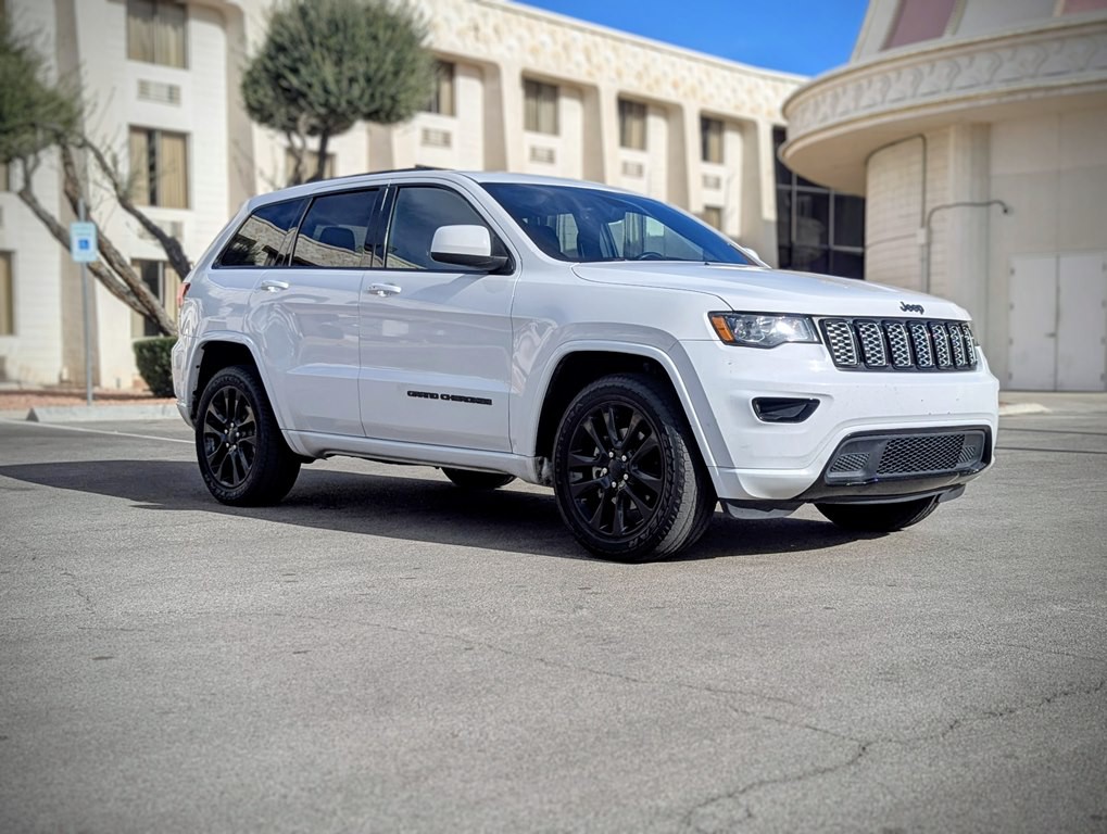 2018 Jeep Grand Cherokee Image 2
