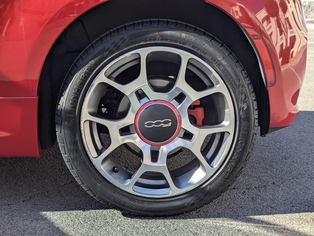 2015 FIAT 500 Image 10