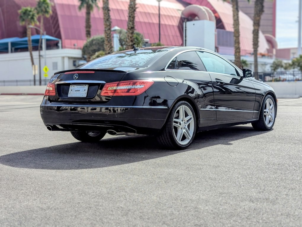 2013 Mercedes-Benz E-Class Image 3