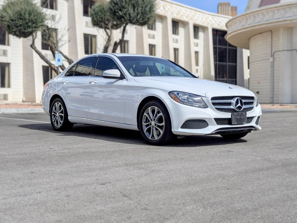 2015 Mercedes-Benz C-Class Image 2