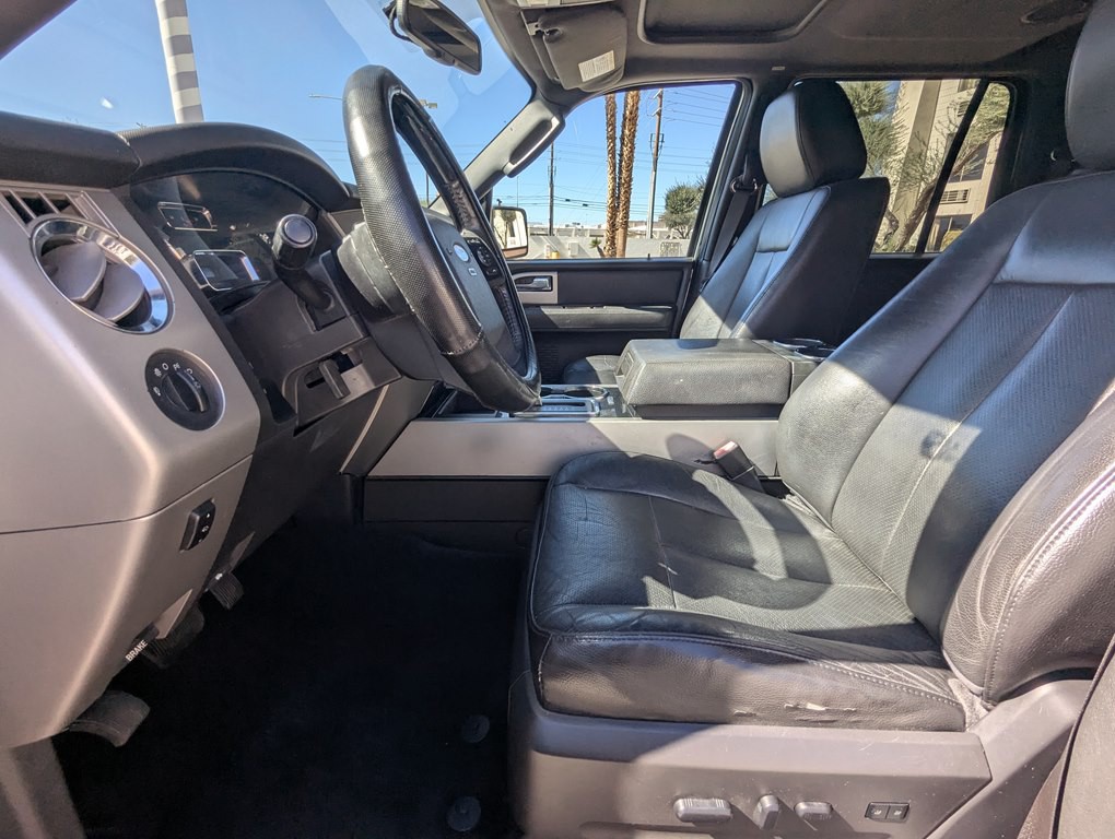 2011 Ford Expedition Image 8