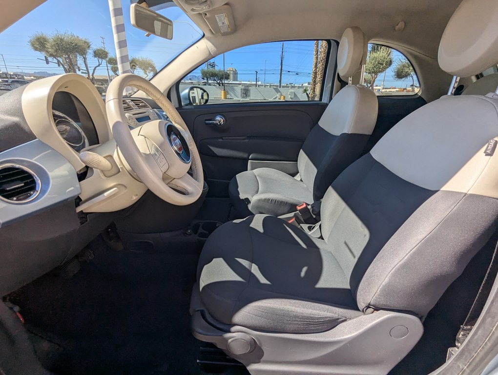 2013 FIAT 500 Image 8