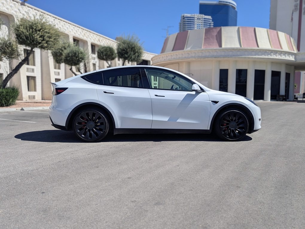 2022 Tesla Model Y Image 2