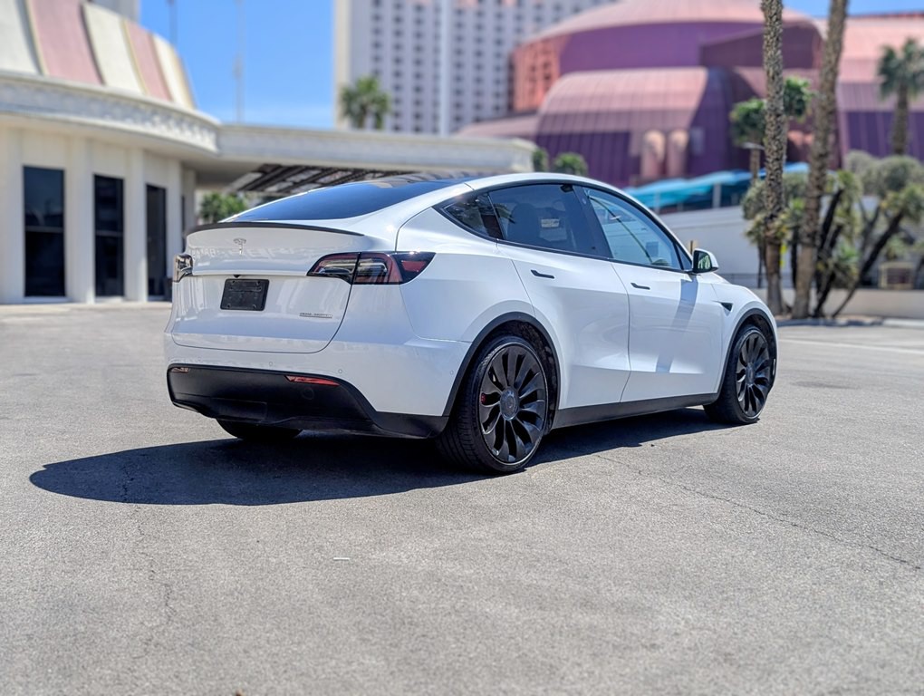 2022 Tesla Model Y Image 4