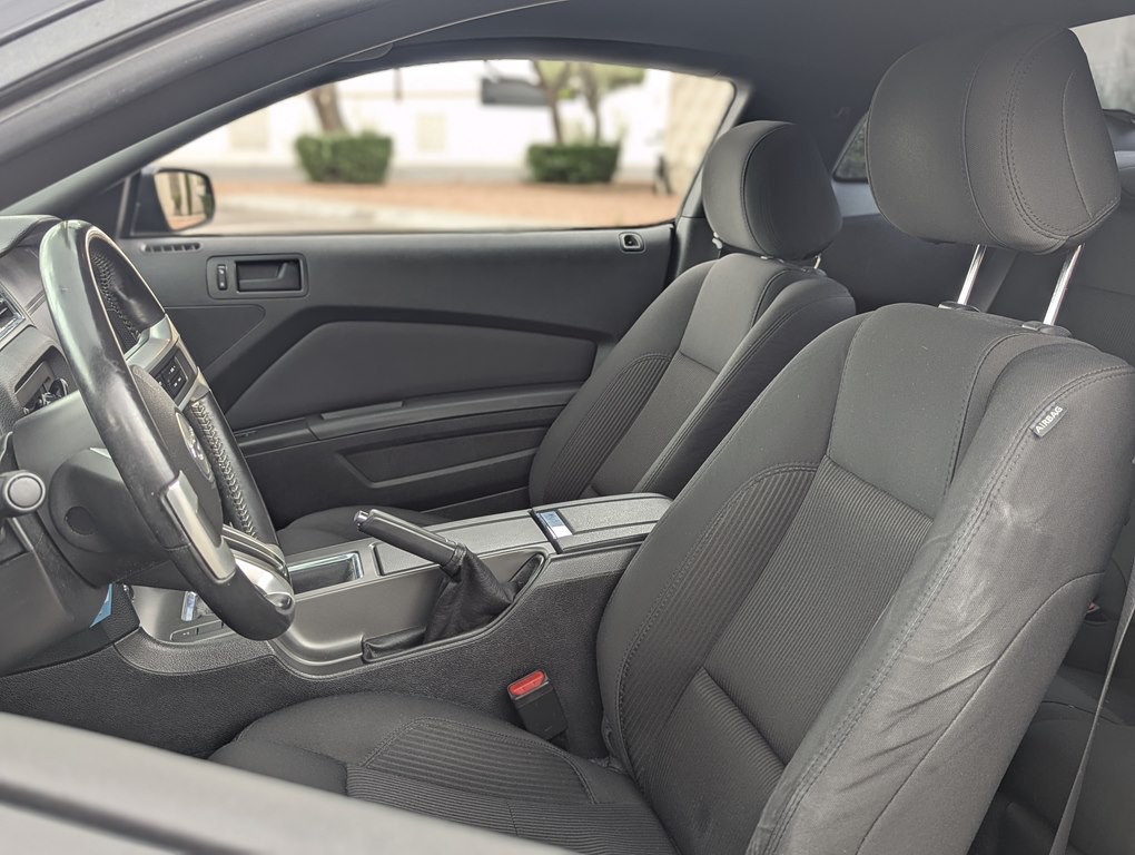 2013 Ford Mustang Image 8