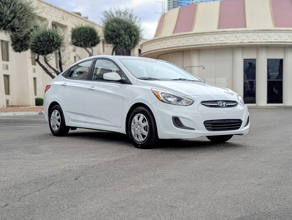 2016 Hyundai Accent Image 2