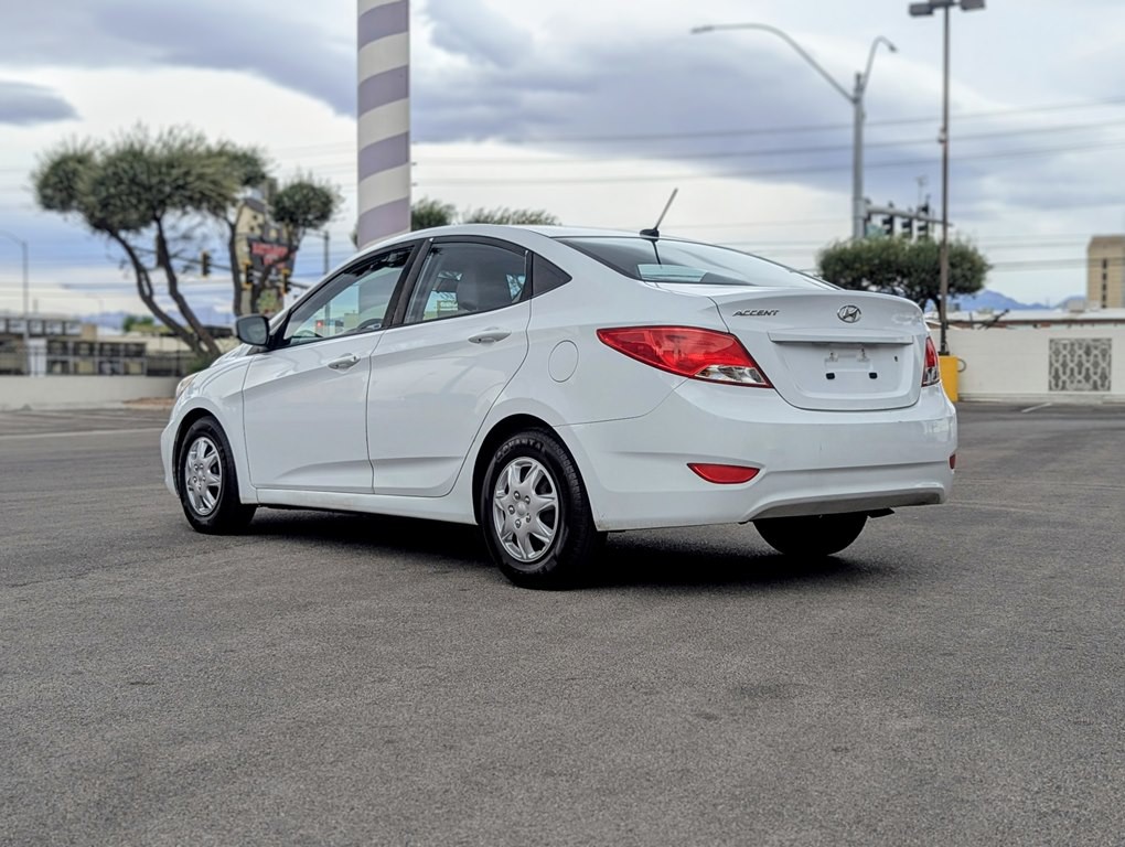 2016 Hyundai Accent Image 4