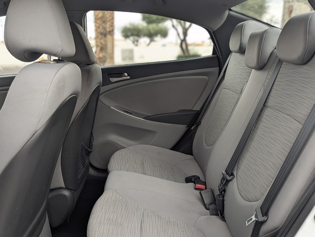 2016 Hyundai Accent Image 9