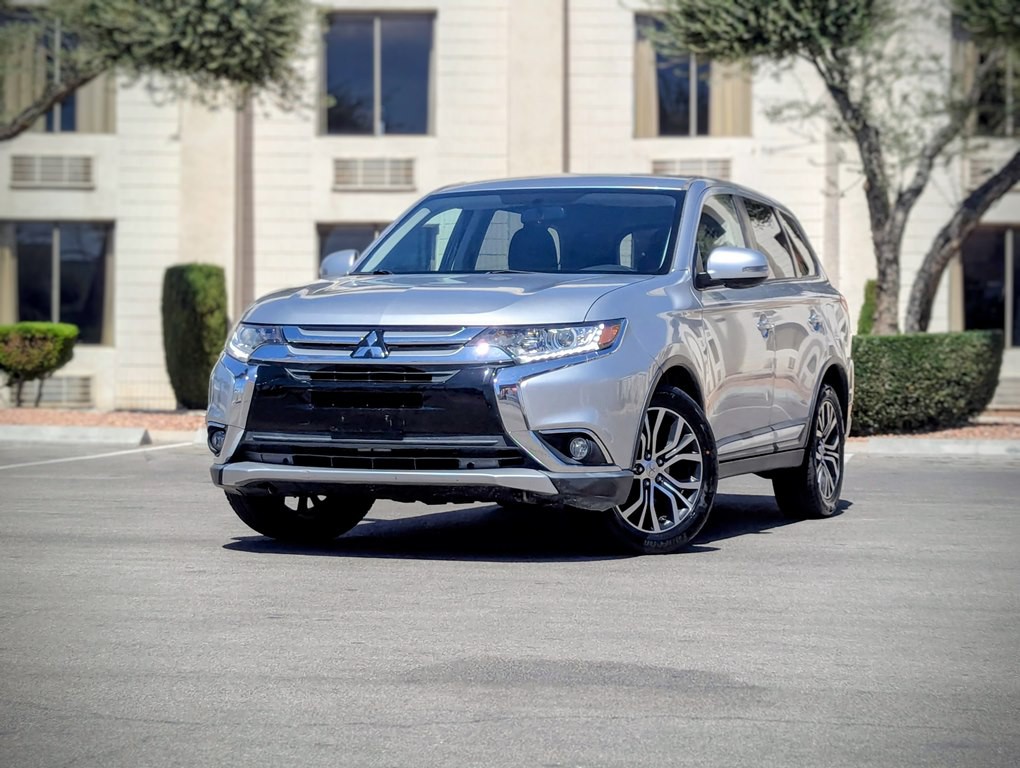2018 Mitsubishi Outlander Image 1