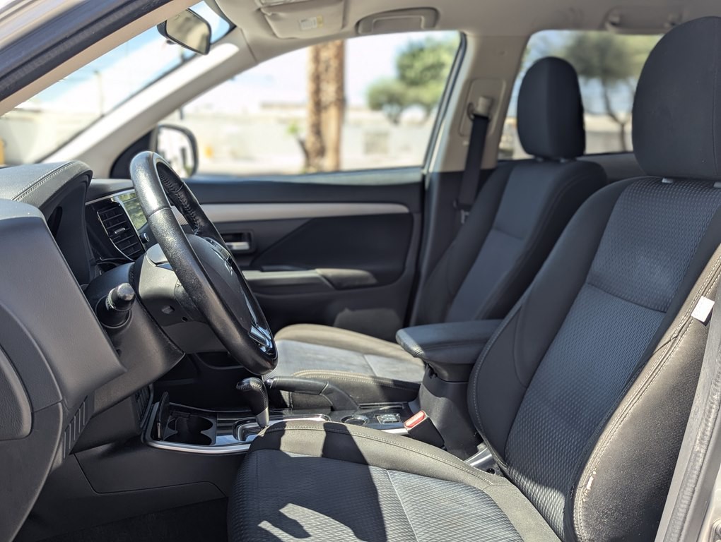 2018 Mitsubishi Outlander Image 8