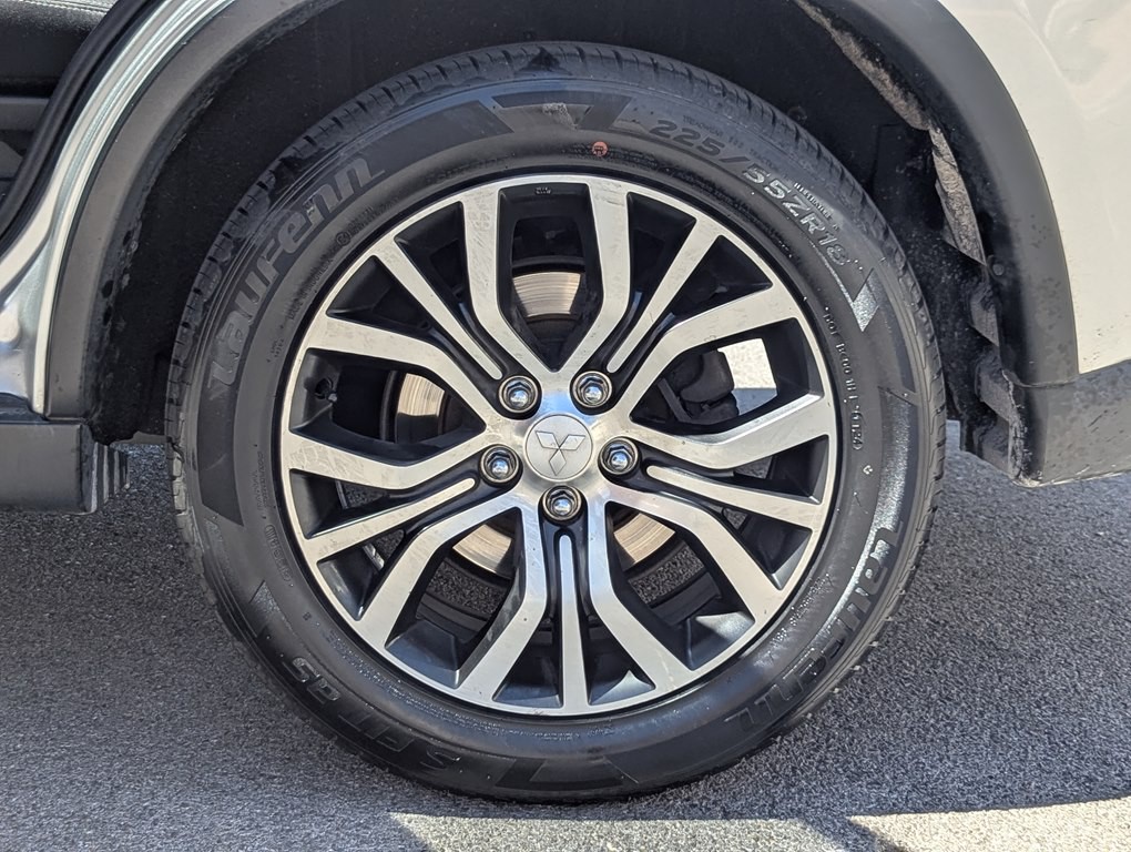2018 Mitsubishi Outlander Image 10
