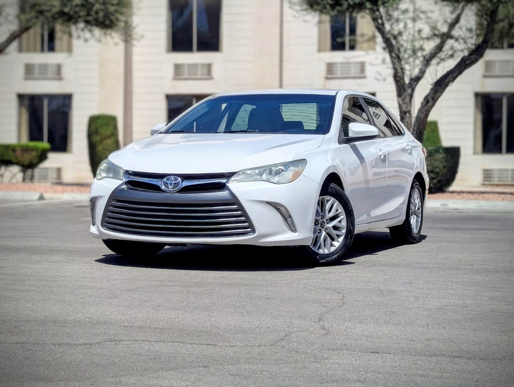 2016 Toyota Camry Image 1