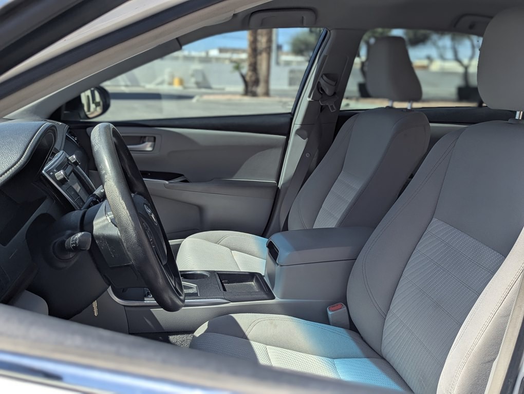 2016 Toyota Camry Image 8