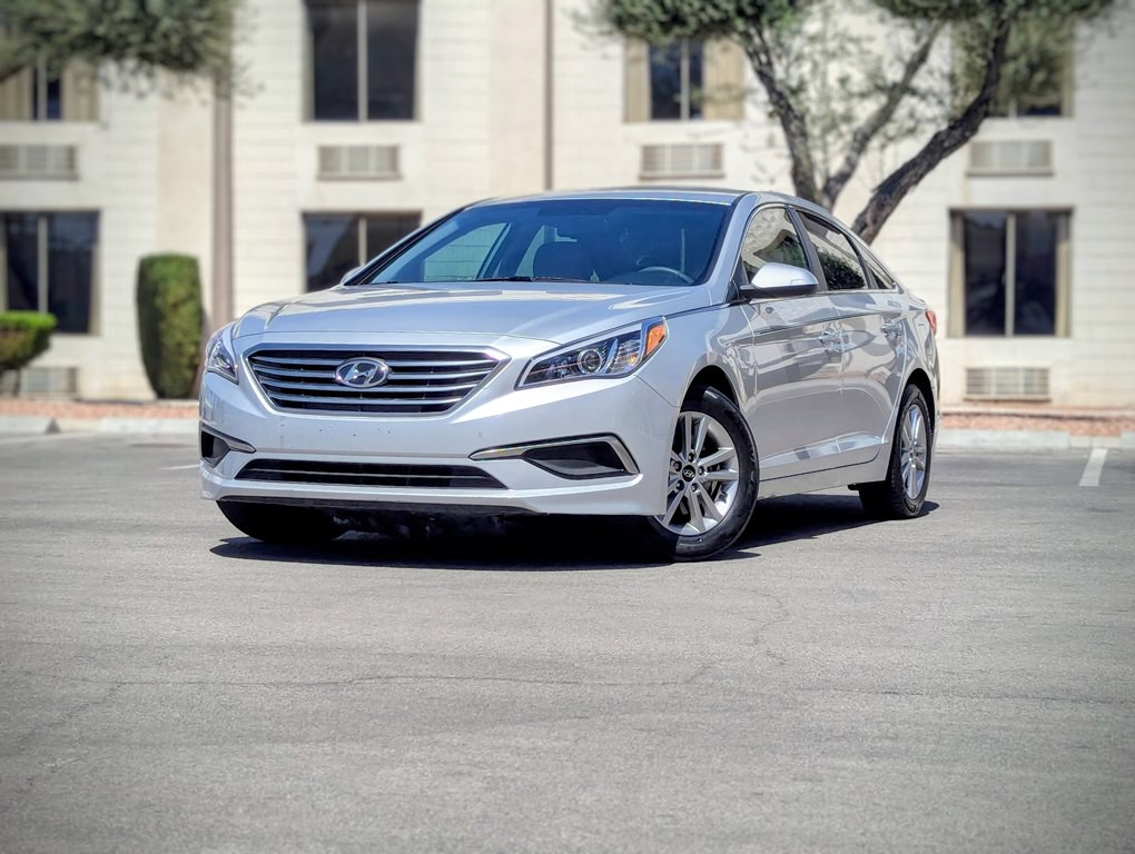 2017 Hyundai Sonata Image 1