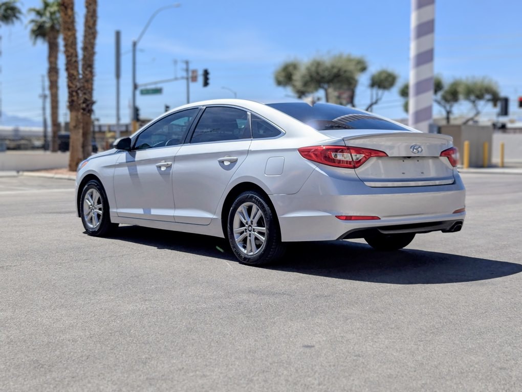 2017 Hyundai Sonata Image 3