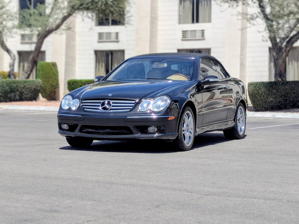 2004 Mercedes-Benz CLK-Class Image 2