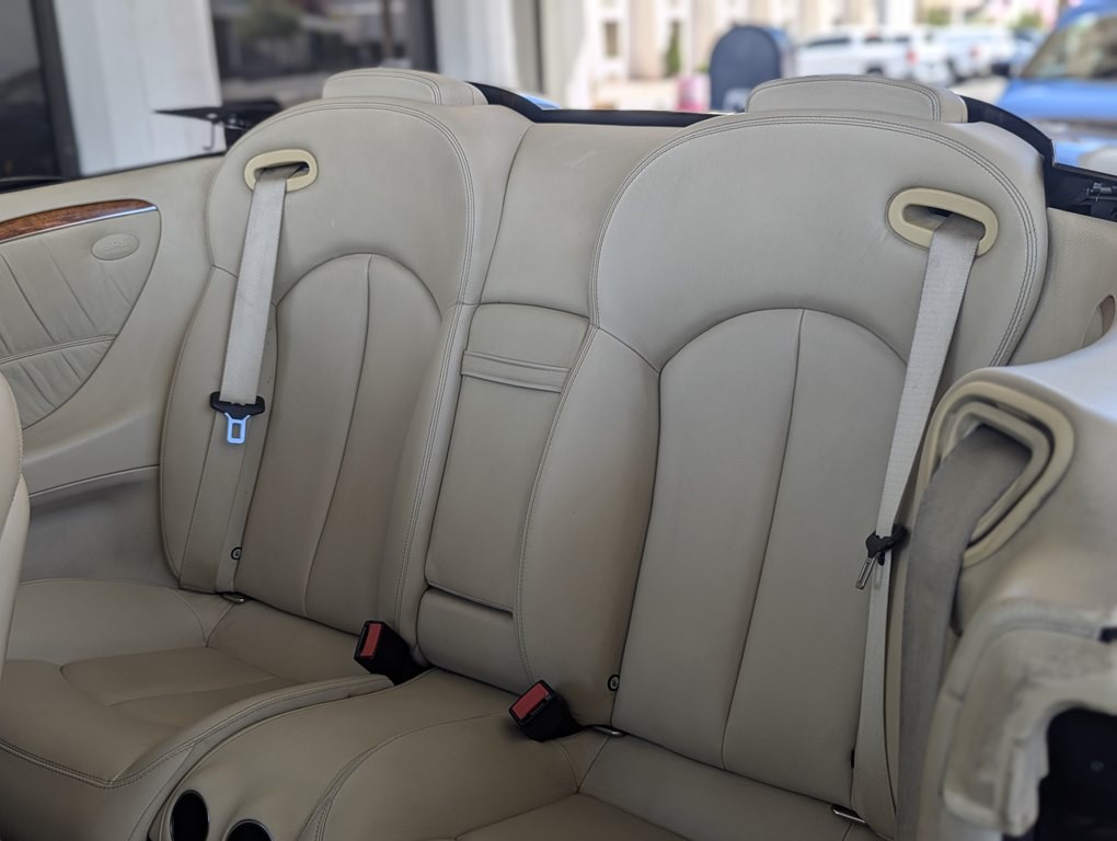 2004 Mercedes-Benz CLK-Class Image 11