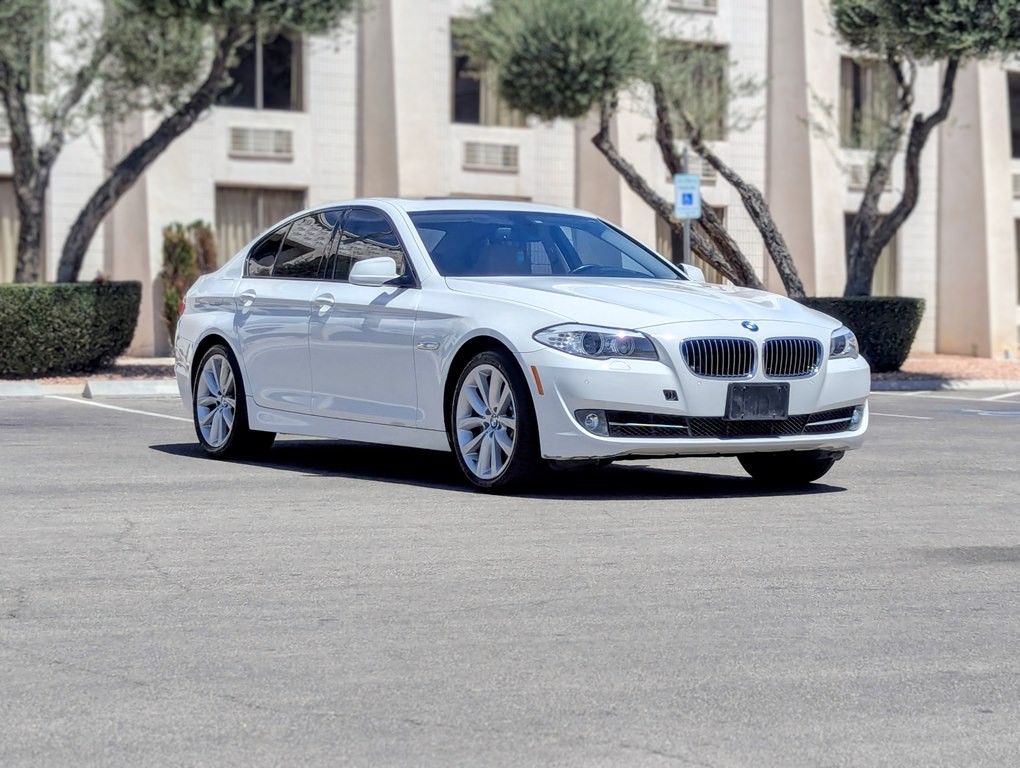 2011 BMW 5 Series Image 2