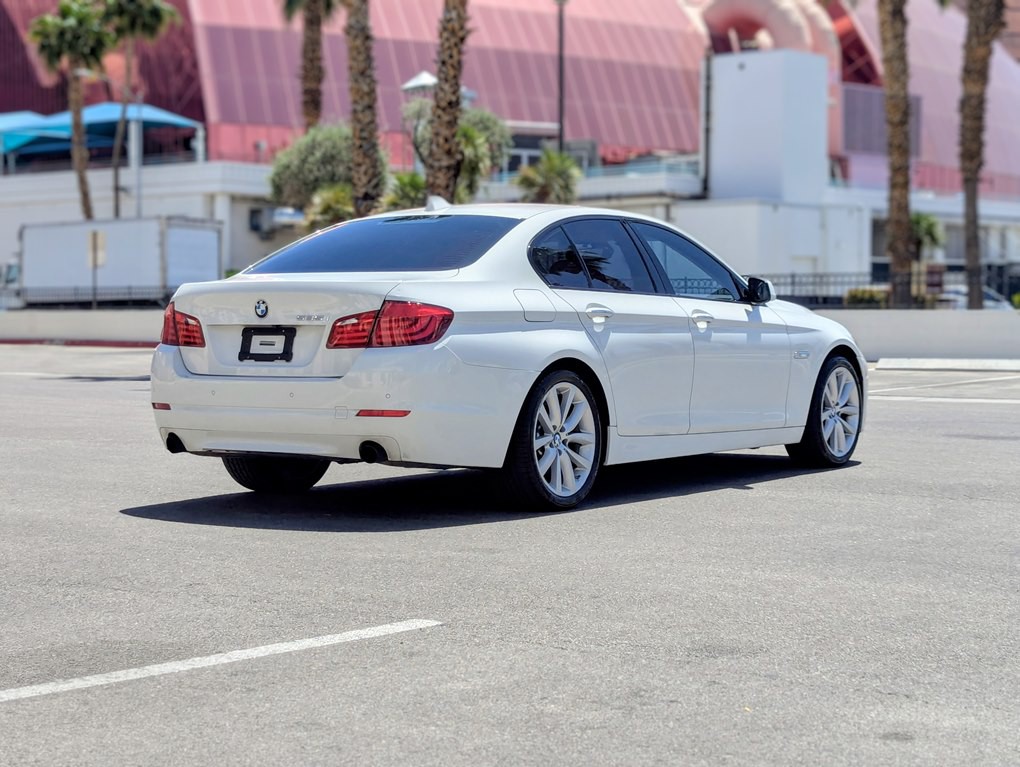 2011 BMW 5 Series Image 3