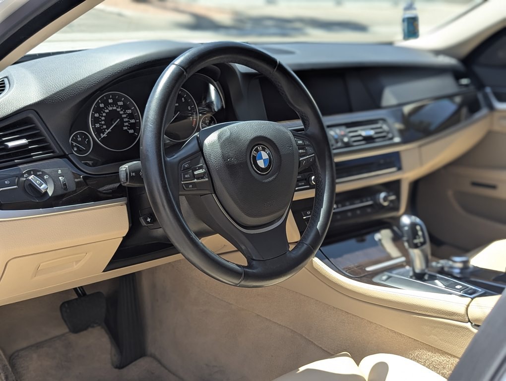 2011 BMW 5 Series Image 7