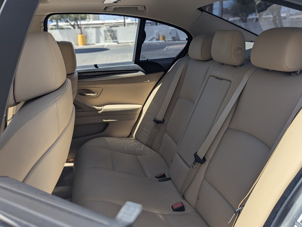 2011 BMW 5 Series Image 9