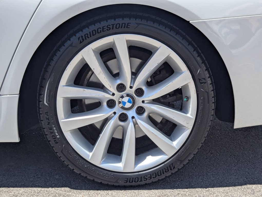2011 BMW 5 Series Image 10