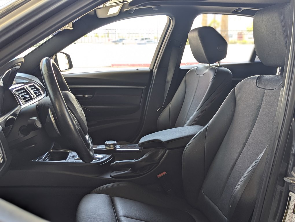 2018 BMW 3 Series Image 8