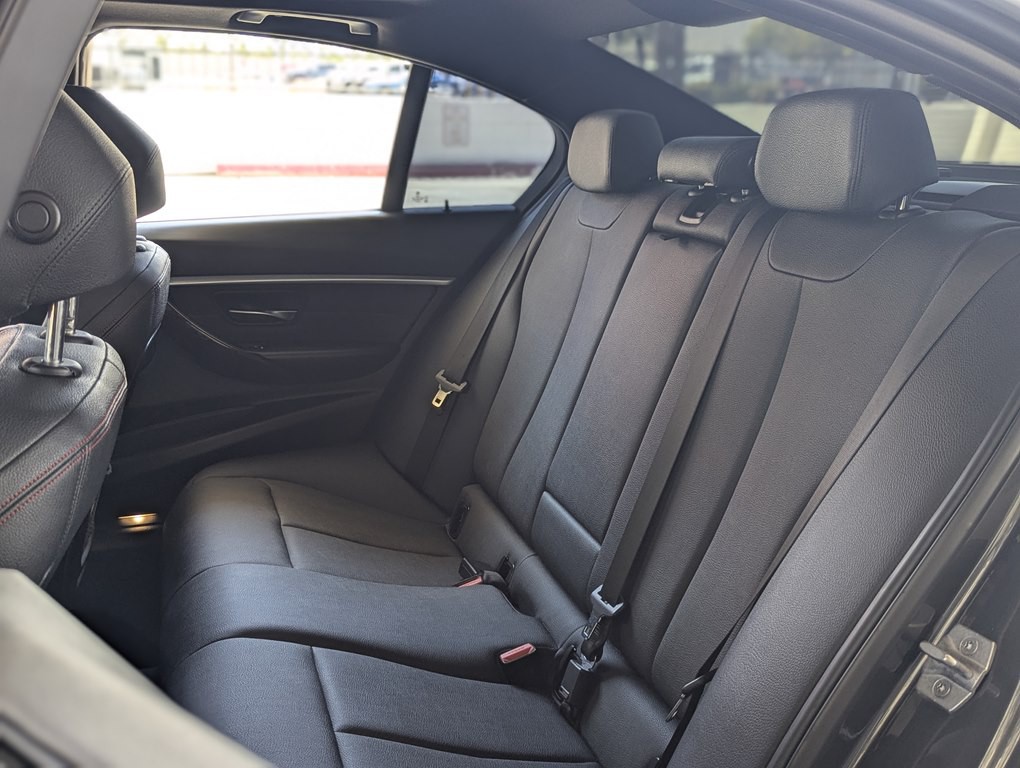 2018 BMW 3 Series Image 9