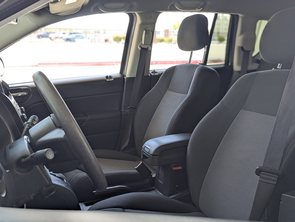 2016 Jeep Compass Image 8